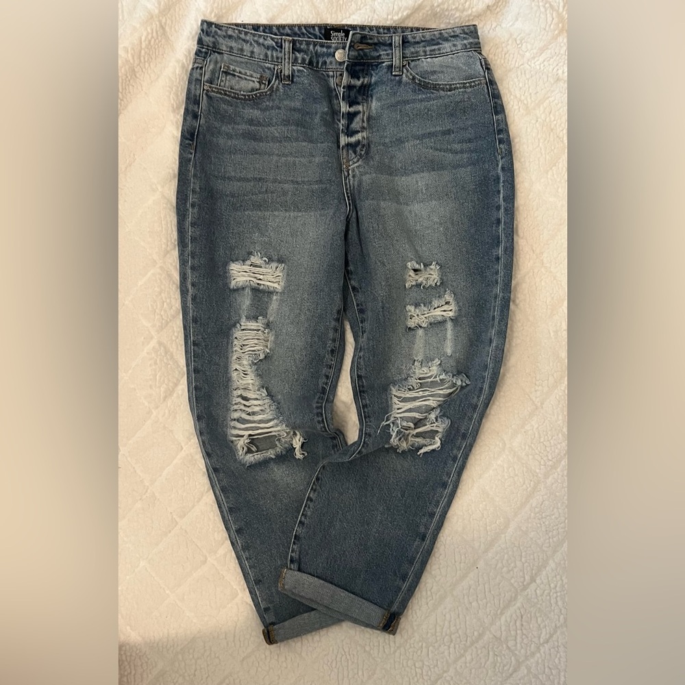 Simple Society Ripped Jeans 
Never worn 
Size 7/28